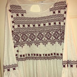 Like new CROWN & IVY top